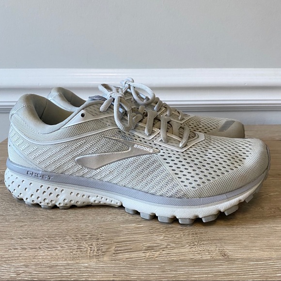 brooks ghost womens 9.5 wide